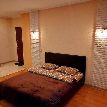 Залізнична 49 "Хочу Цю!" Apartment Ivano Frankivsk Bagian luar foto