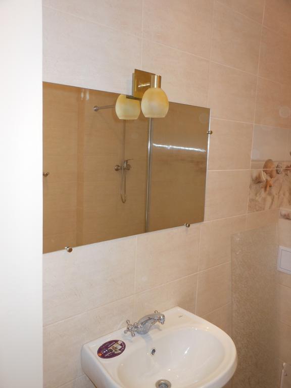 Залізнична 49 "Хочу Цю!" Apartment Ivano Frankivsk Ruang foto